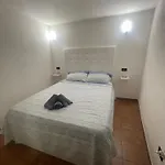 Xenia Renting *