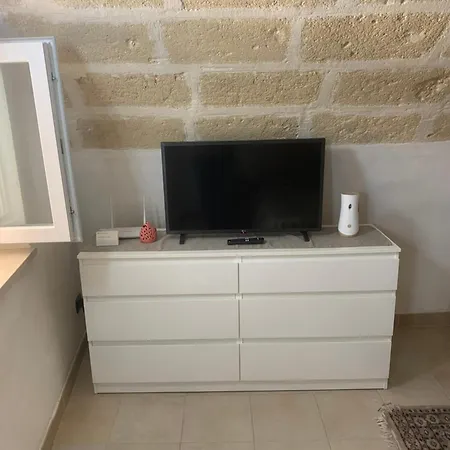 Xenia Renting